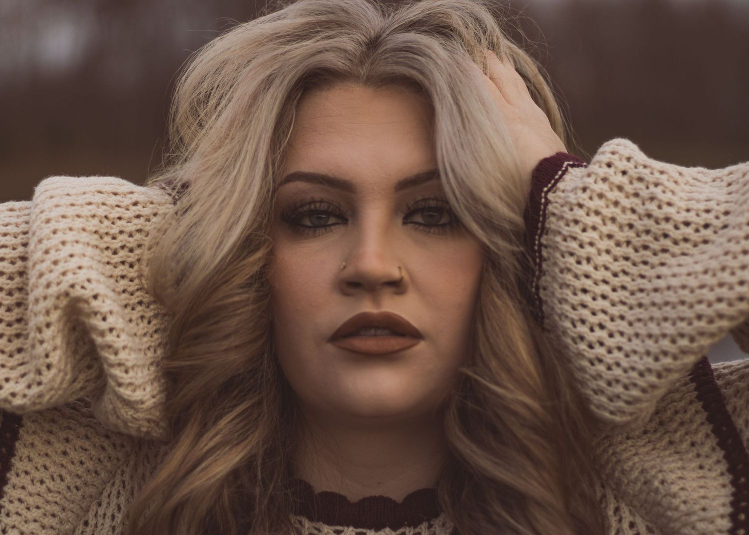 fall photo session, solo photo session, solo pose idea, close up portrait,