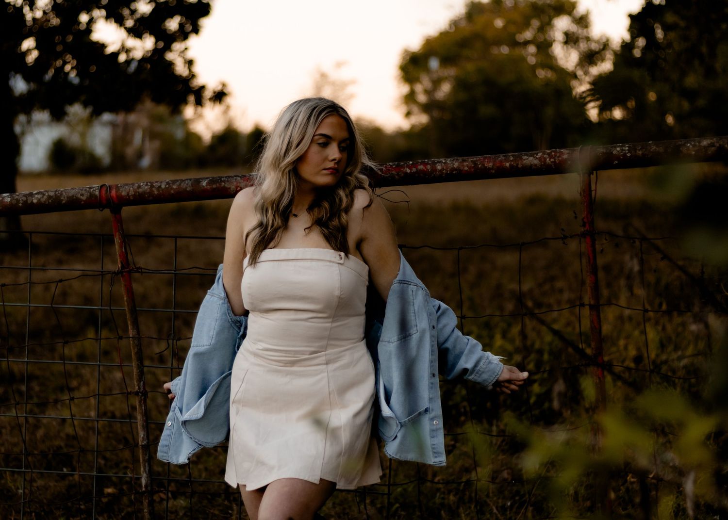 fall photo session, solo photo session, solo pose idea, close up portrait,