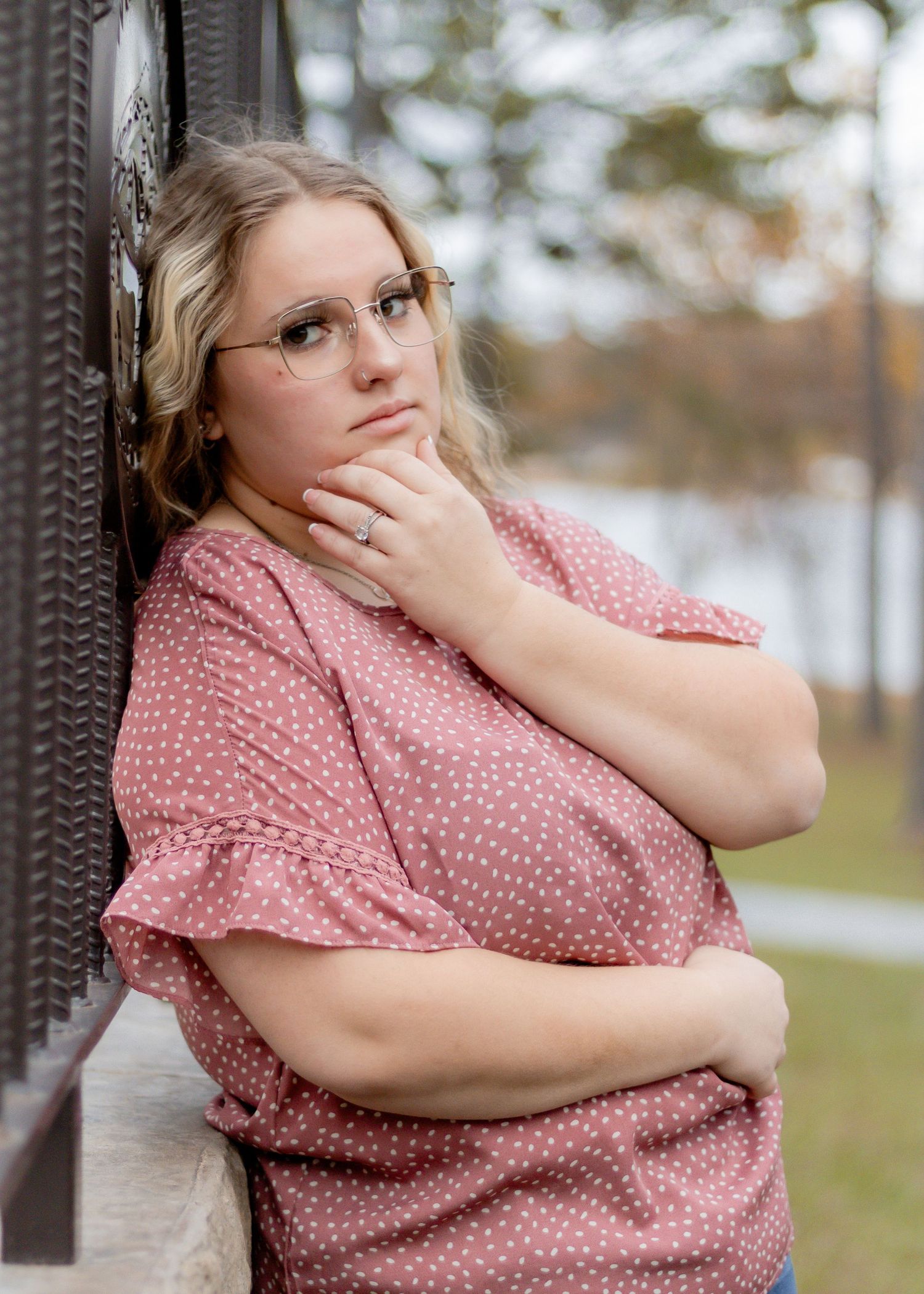 fall photo session, solo photo session, solo pose idea, close up portrait,