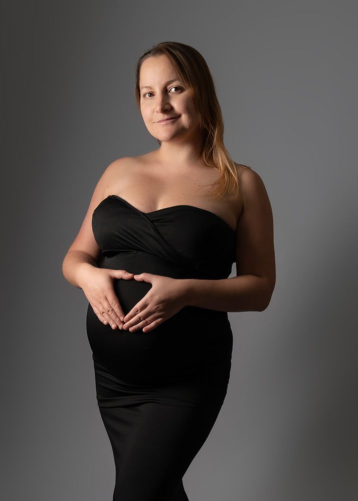 Expecting mother photography Spalding - beautiful pregnancy portraits with partner and children welcome