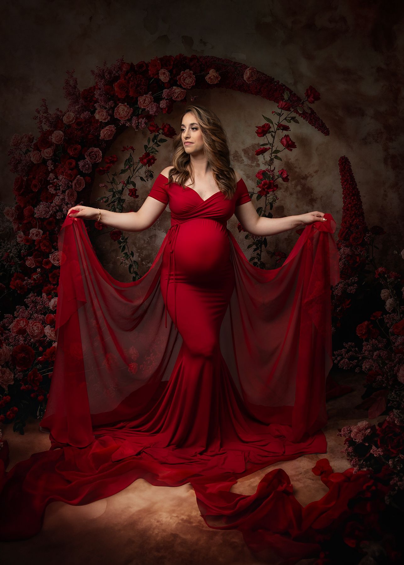 Dramatic artstistic maternity portrait in Spalding Lincolnshire