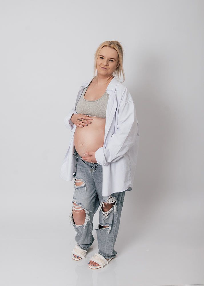 Maternity photographer in Spalding serving Peterborough, Boston, Stamford and Bourne - artistic pregnancy photography