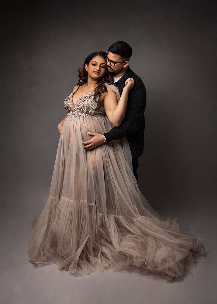 Couple maternity photography Boston - romantic pregnancy photos with husband in Spalding dedicated studio