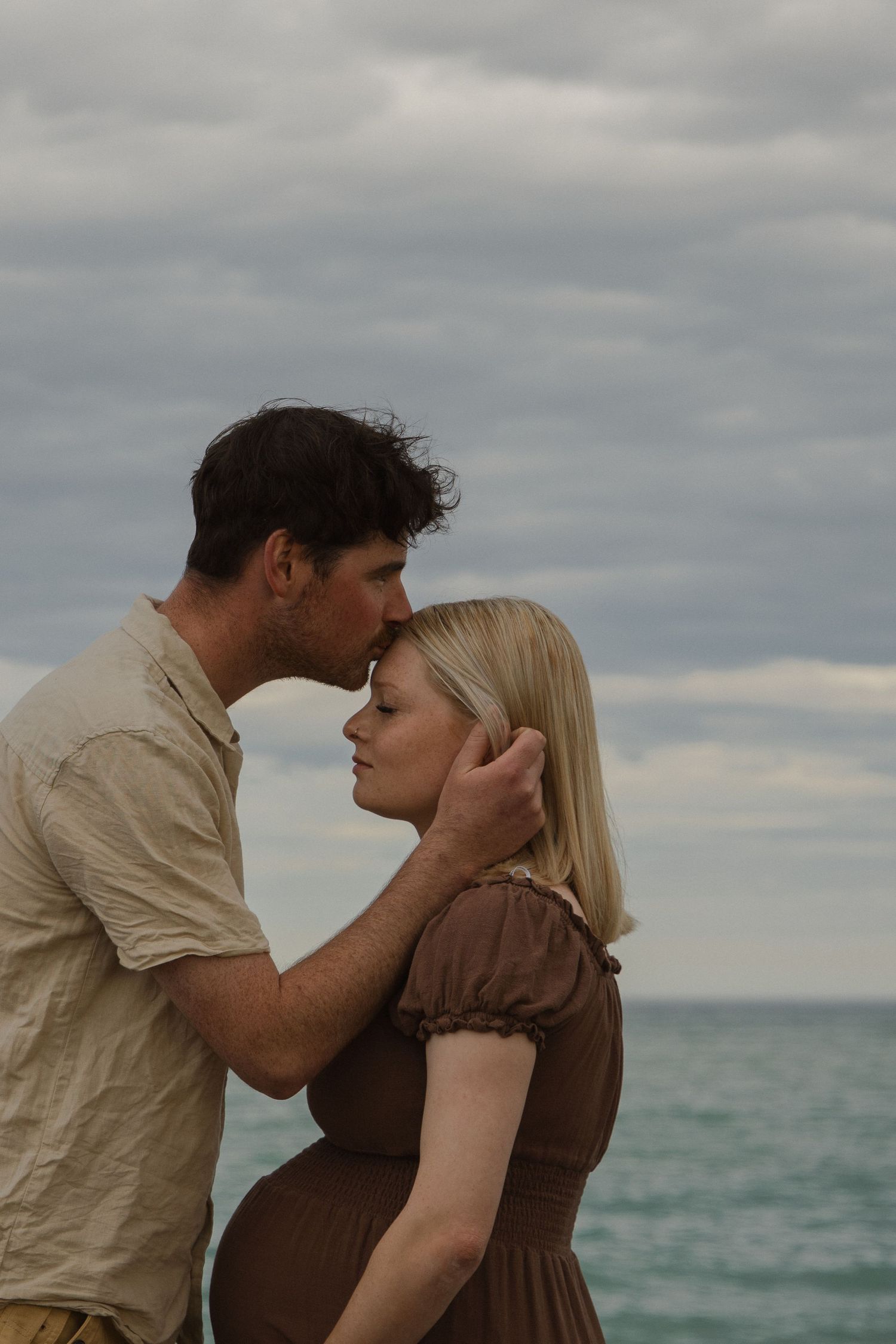 maternity session on the beach