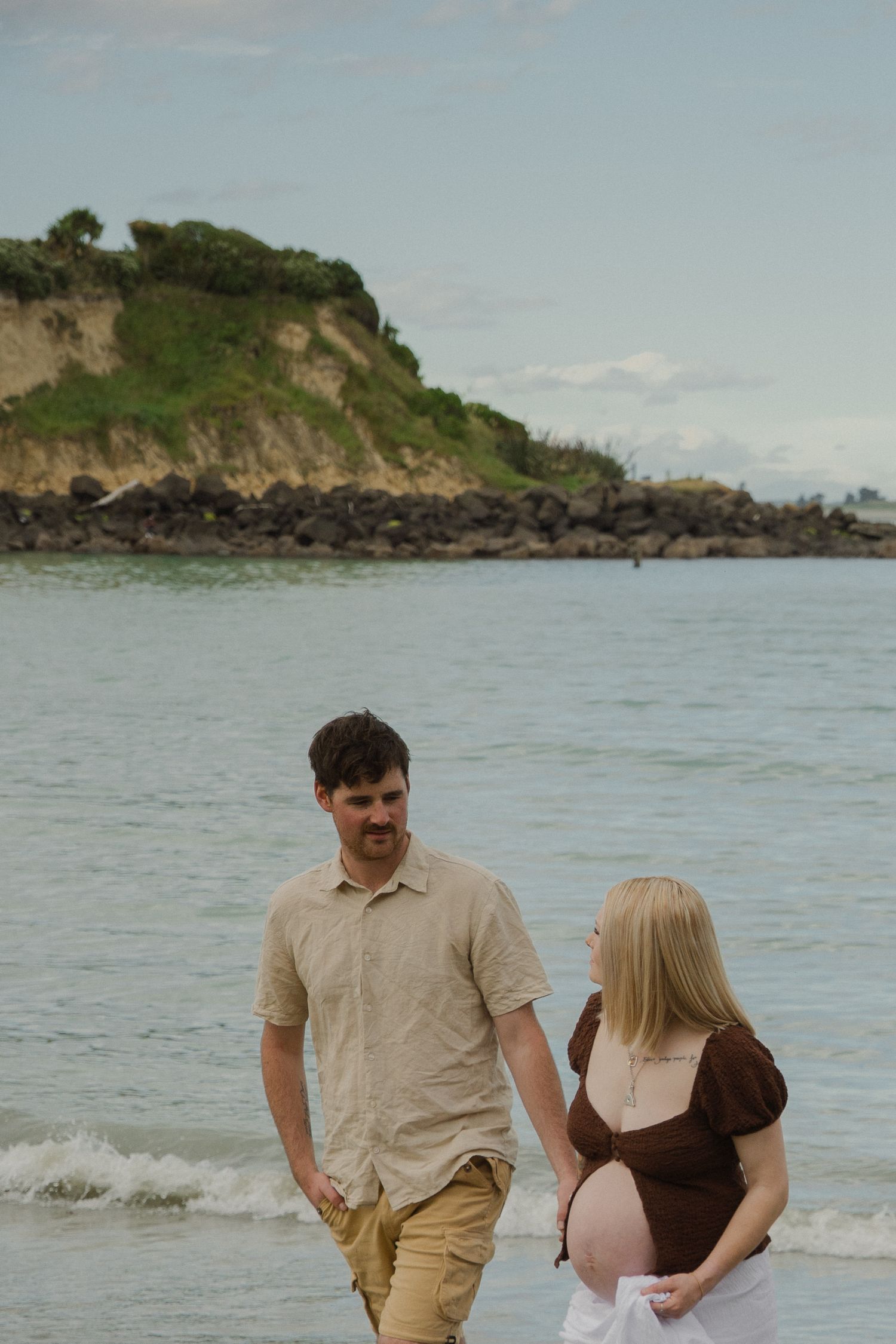 maternity session on the beach