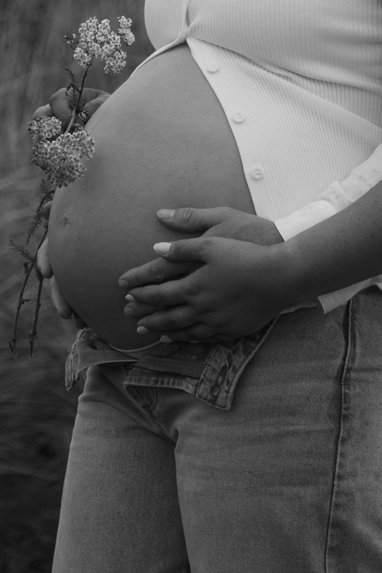 maternity session on the beach