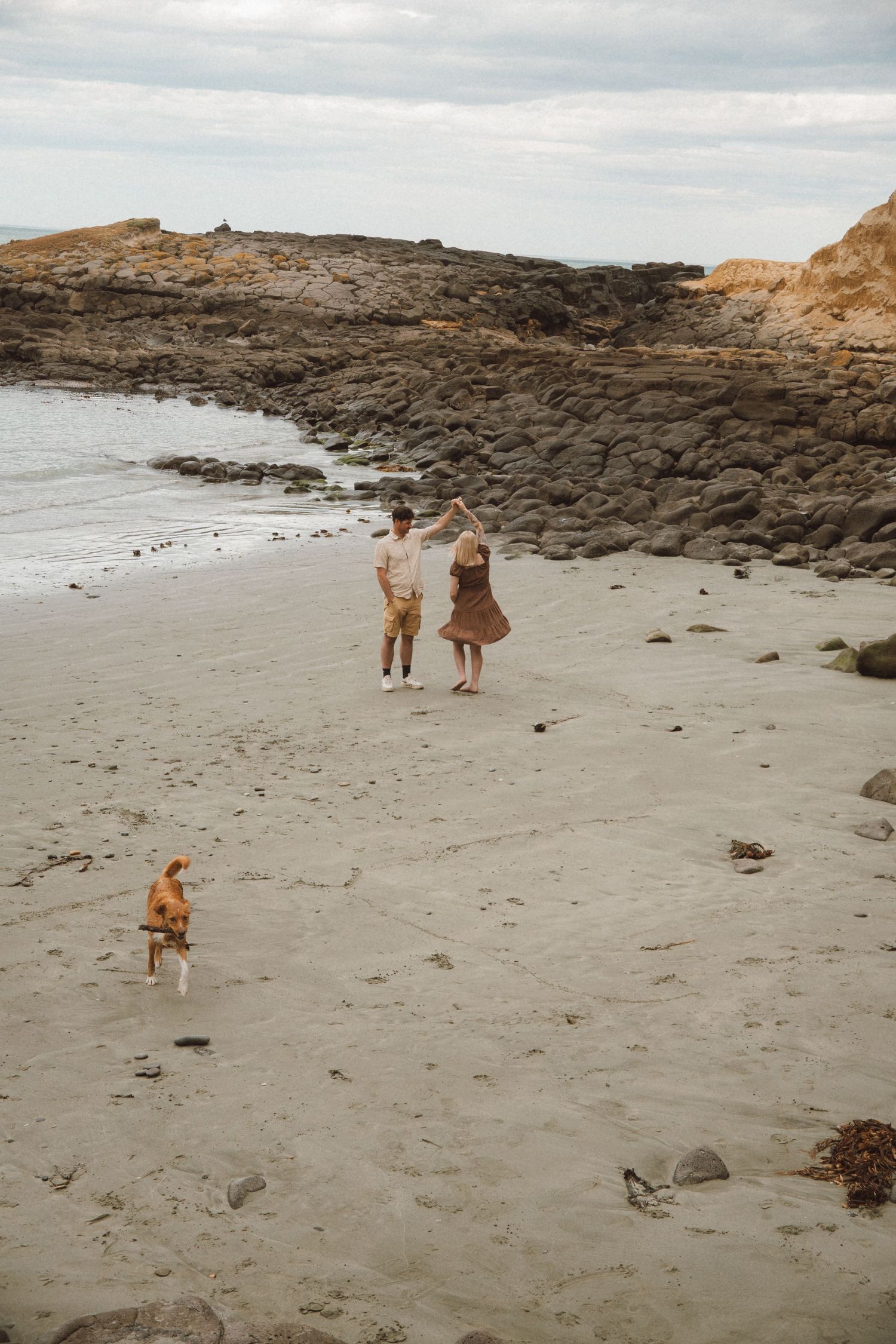 maternity session on the beach
