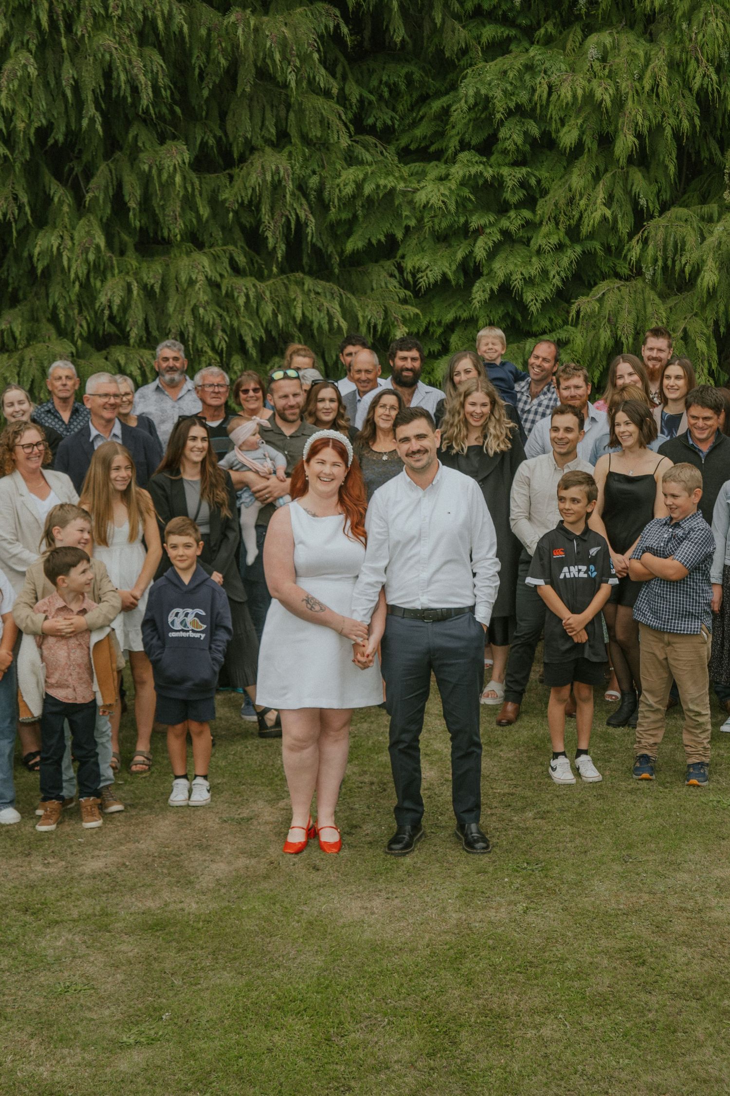 large group photo, elopement.