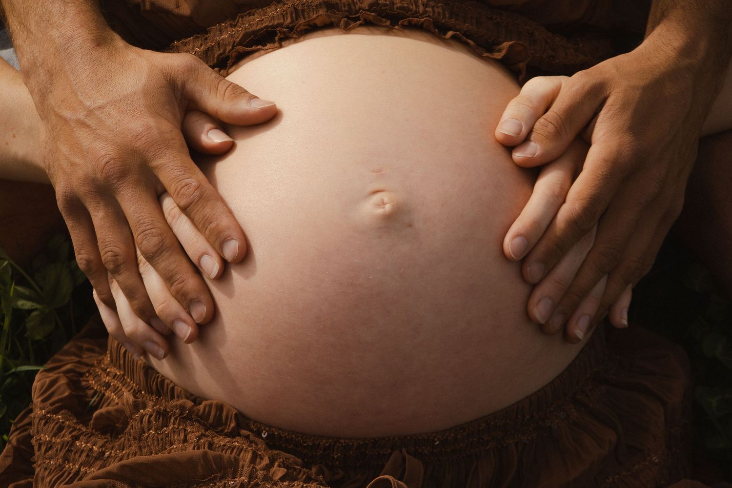 maternity session in clover field