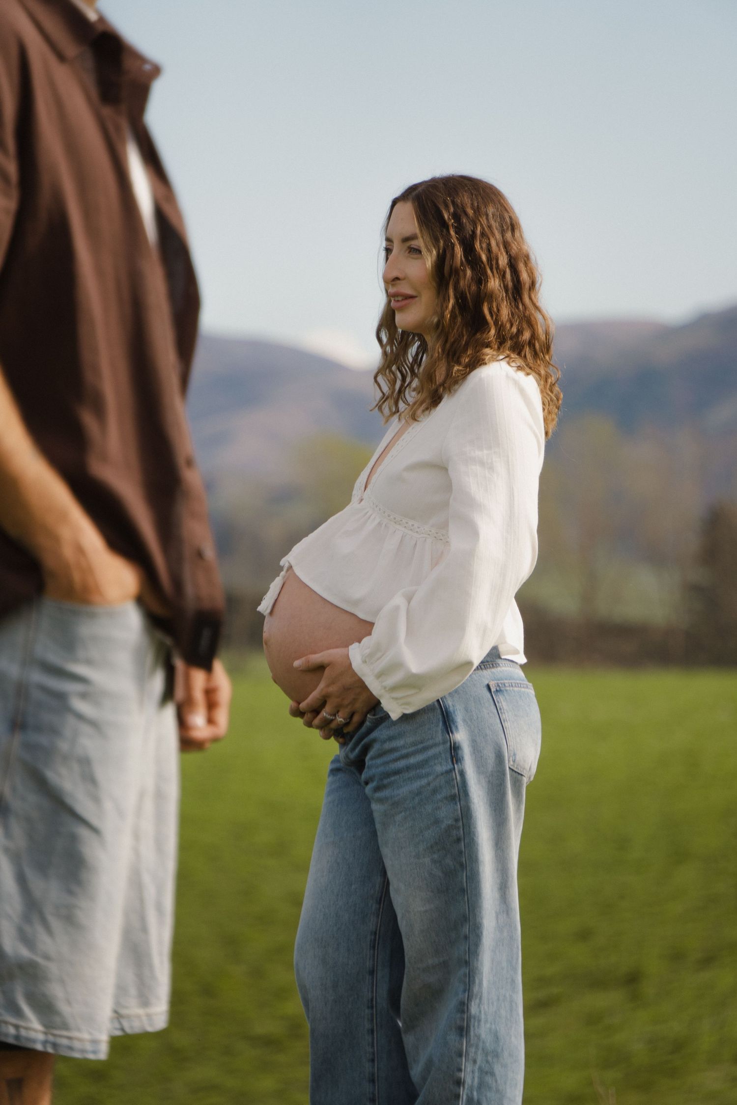 maternity session in clover field