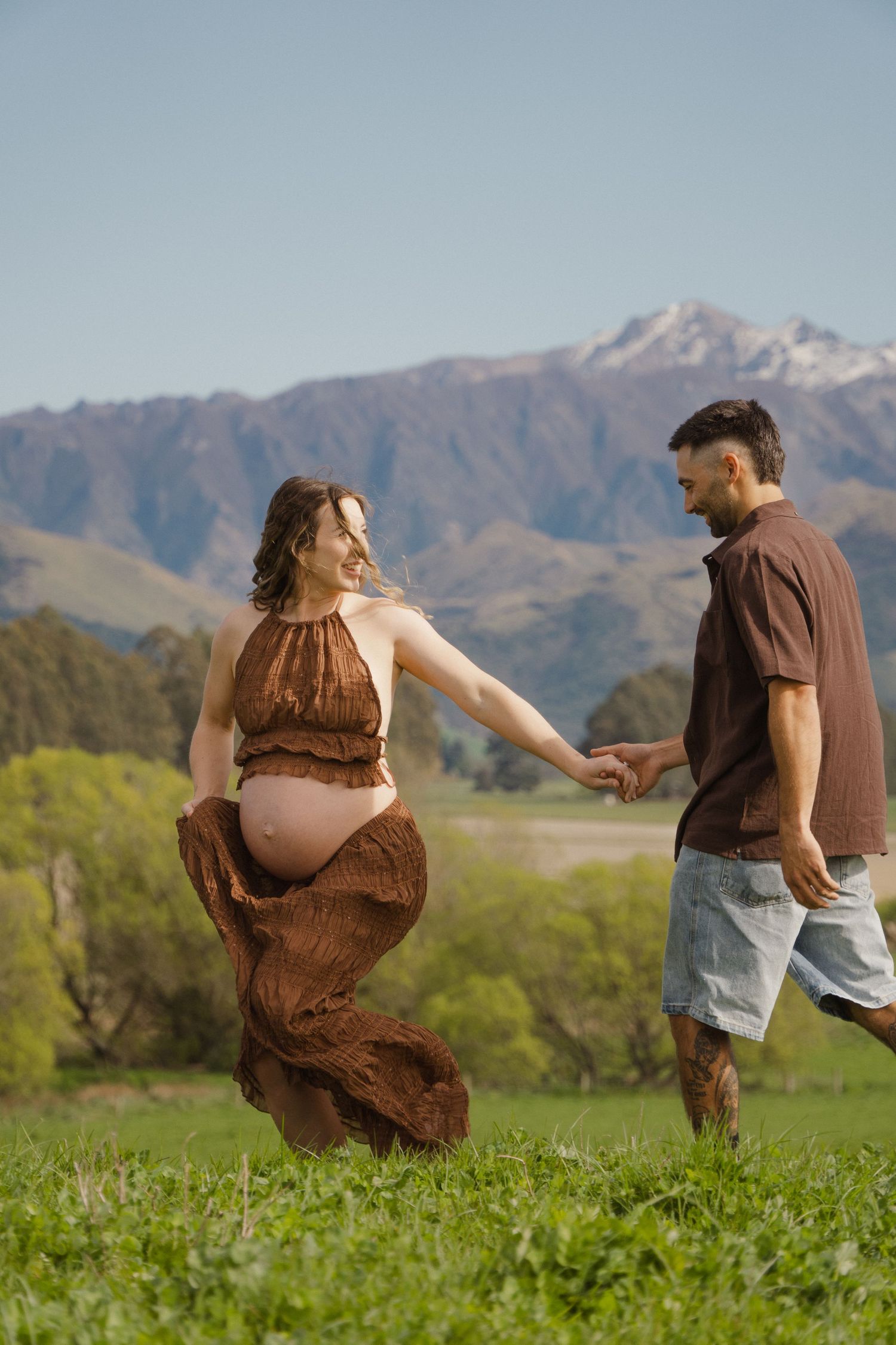 maternity session in clover field