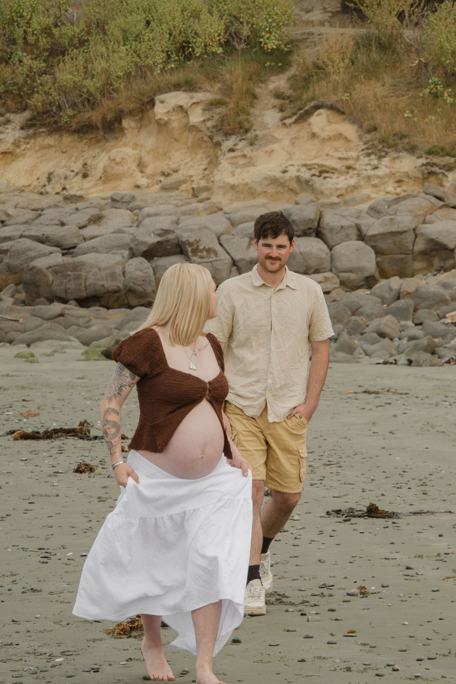 maternity session on the beach