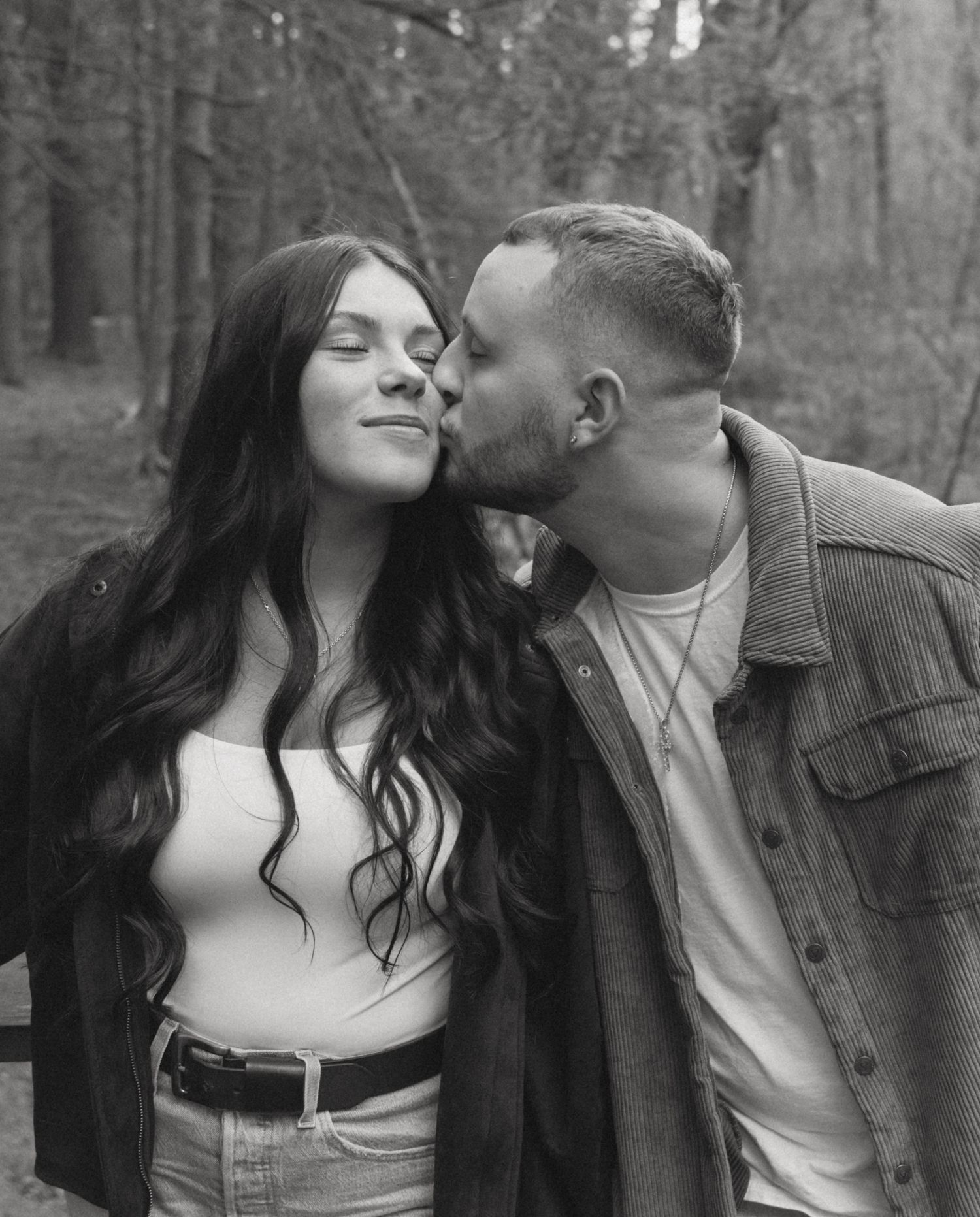 Cinematic fall Couple photo near the Delaware River in the catskill Mountains of New York