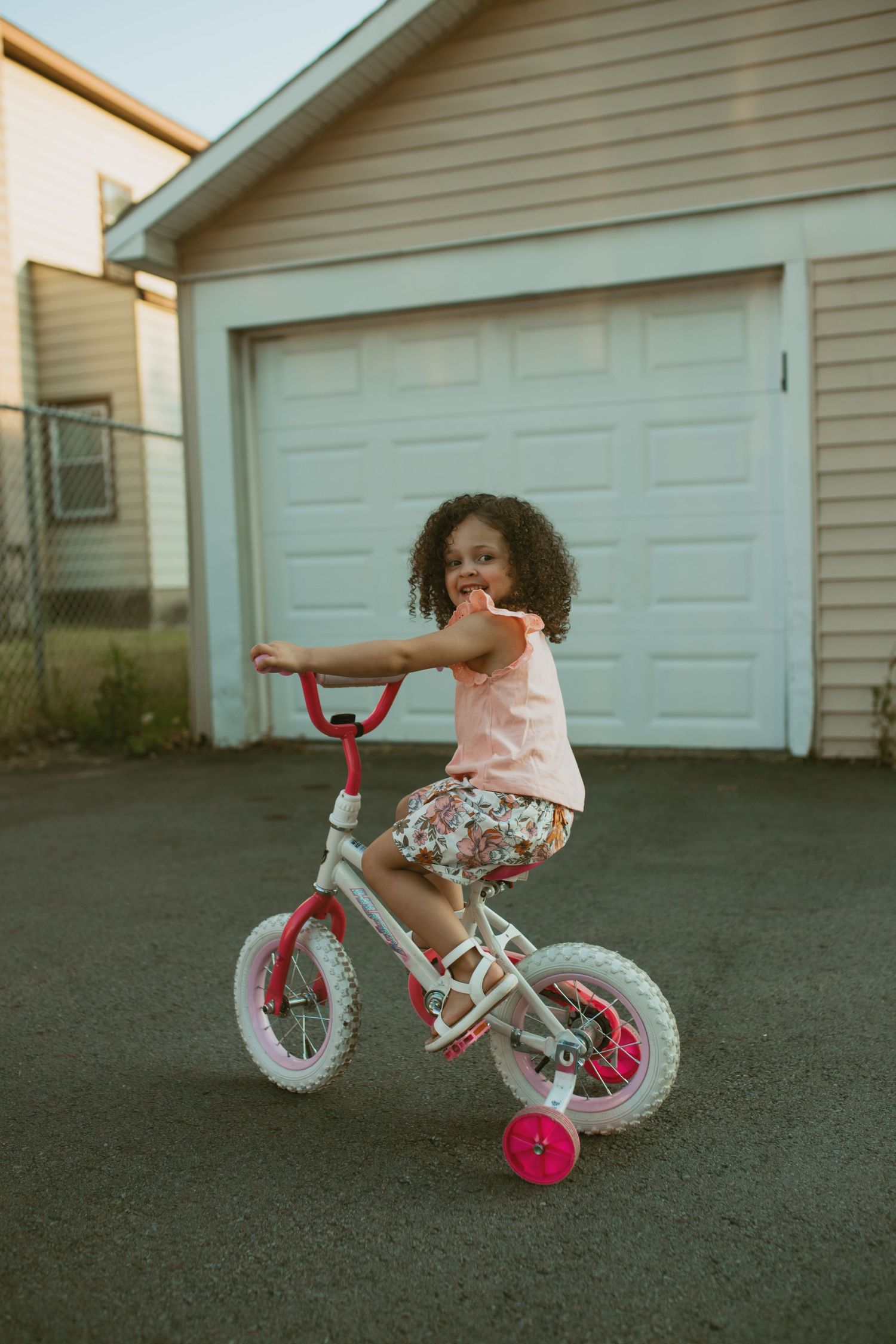 Port Jervis, New York documentary and storytelling outdoors family photos of kids having fun.