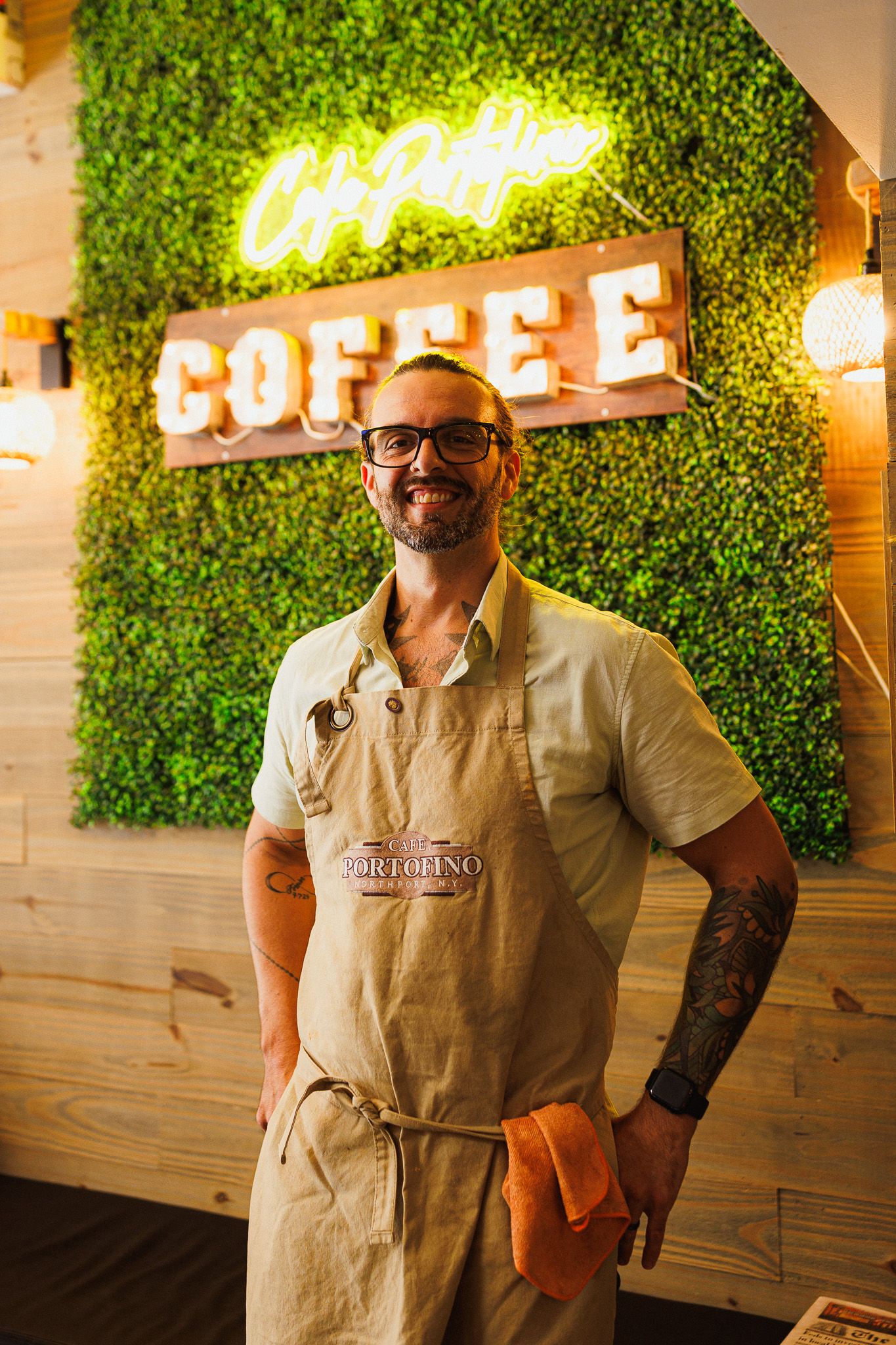coffee shop owner

Look Alive Photo Long Island Based Photographer and Videographer