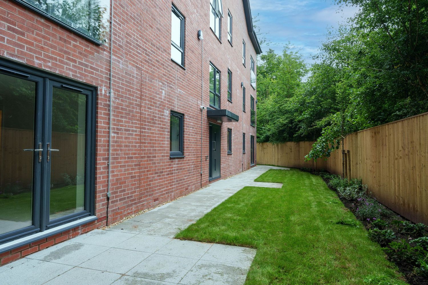 Hallwood Park, Alderley Construction