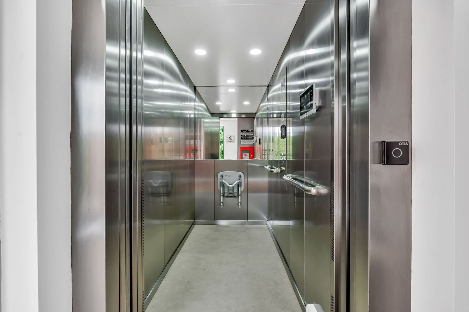 Pomeroy Court Photography  lift