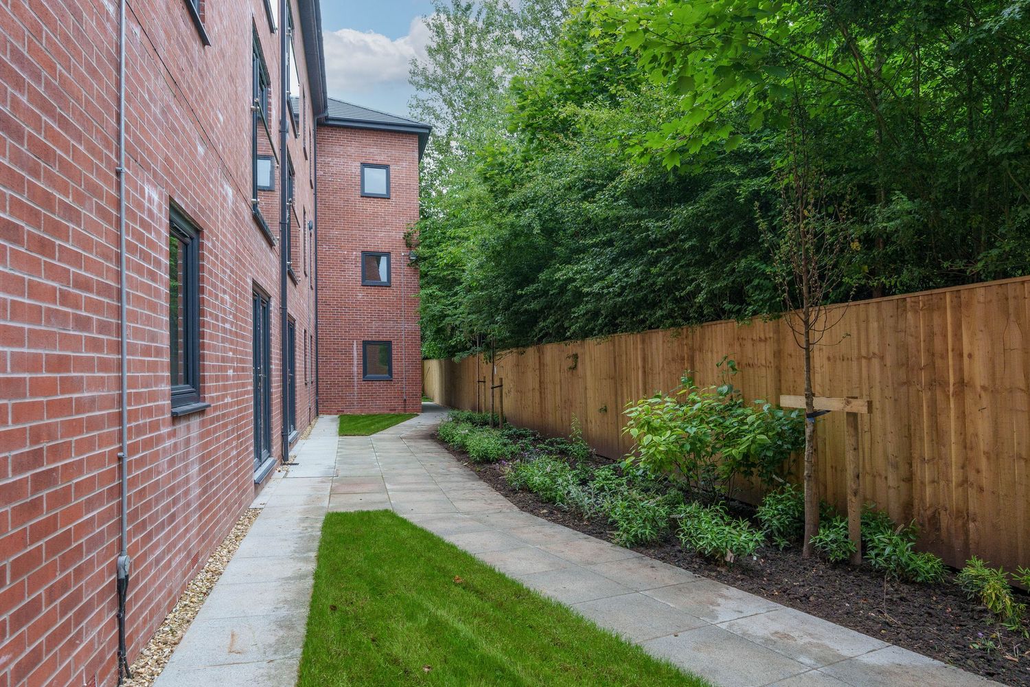 Hallwood Park, Alderley Construction