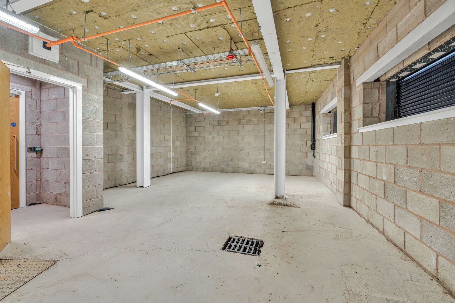 Town Hill, Warrington. Alderley Construction garage