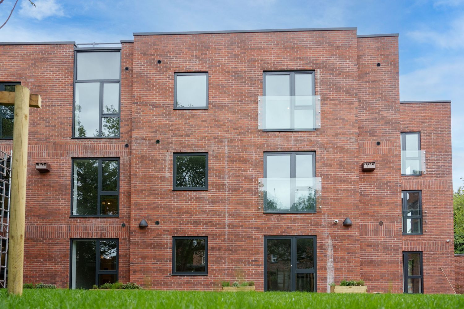Pomeroy Court Photography grounds. Alderley construction