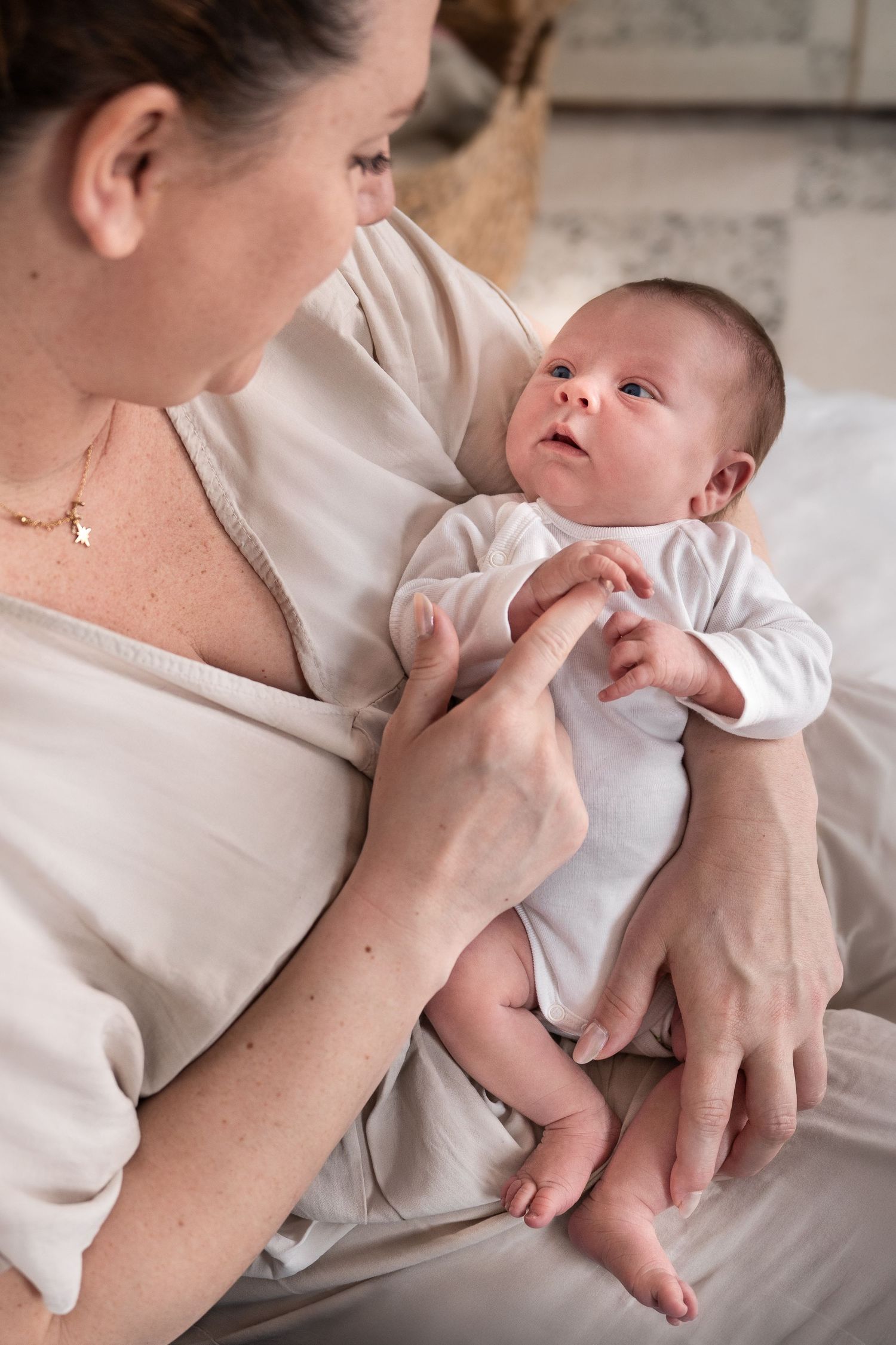 Séance photo naissance bébé, maman et moi, près de Mallemort (13370).