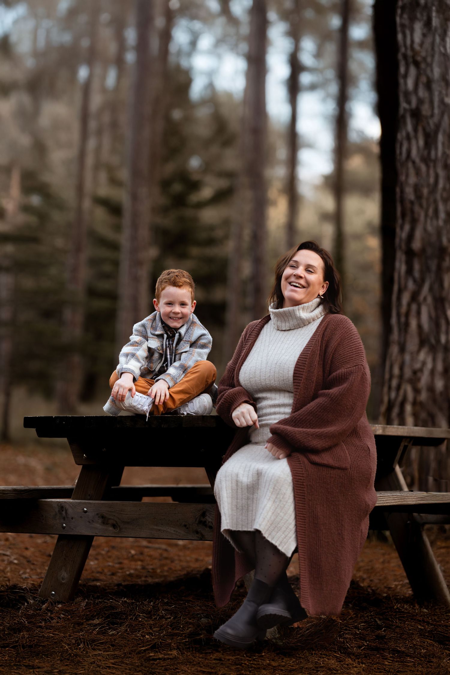 Séance photo mère et enfant en forêt, photographe famille en Provence et Vaucluse