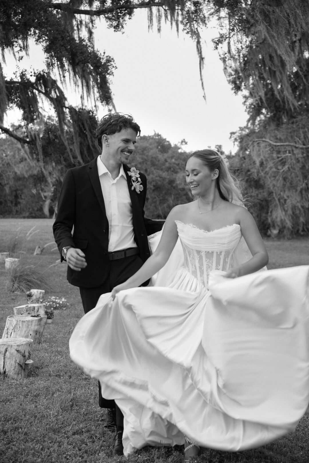 candid blurry wedding photography