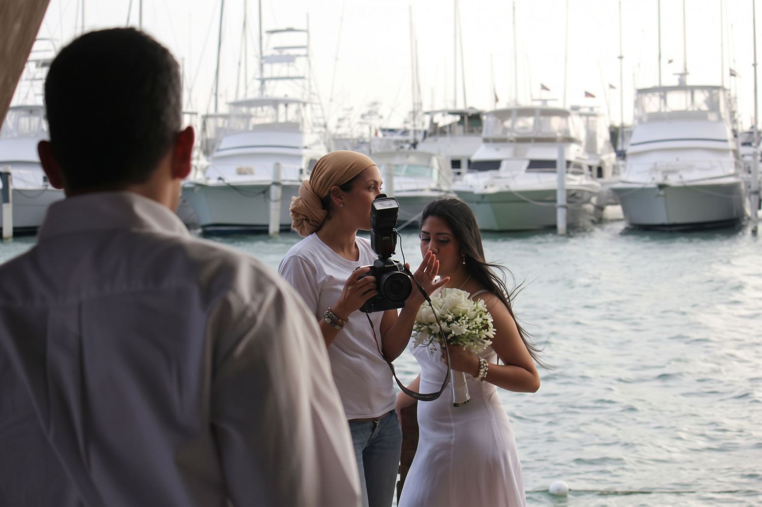 Philadelphia wedding photographer Alba Paredes working on location with couple