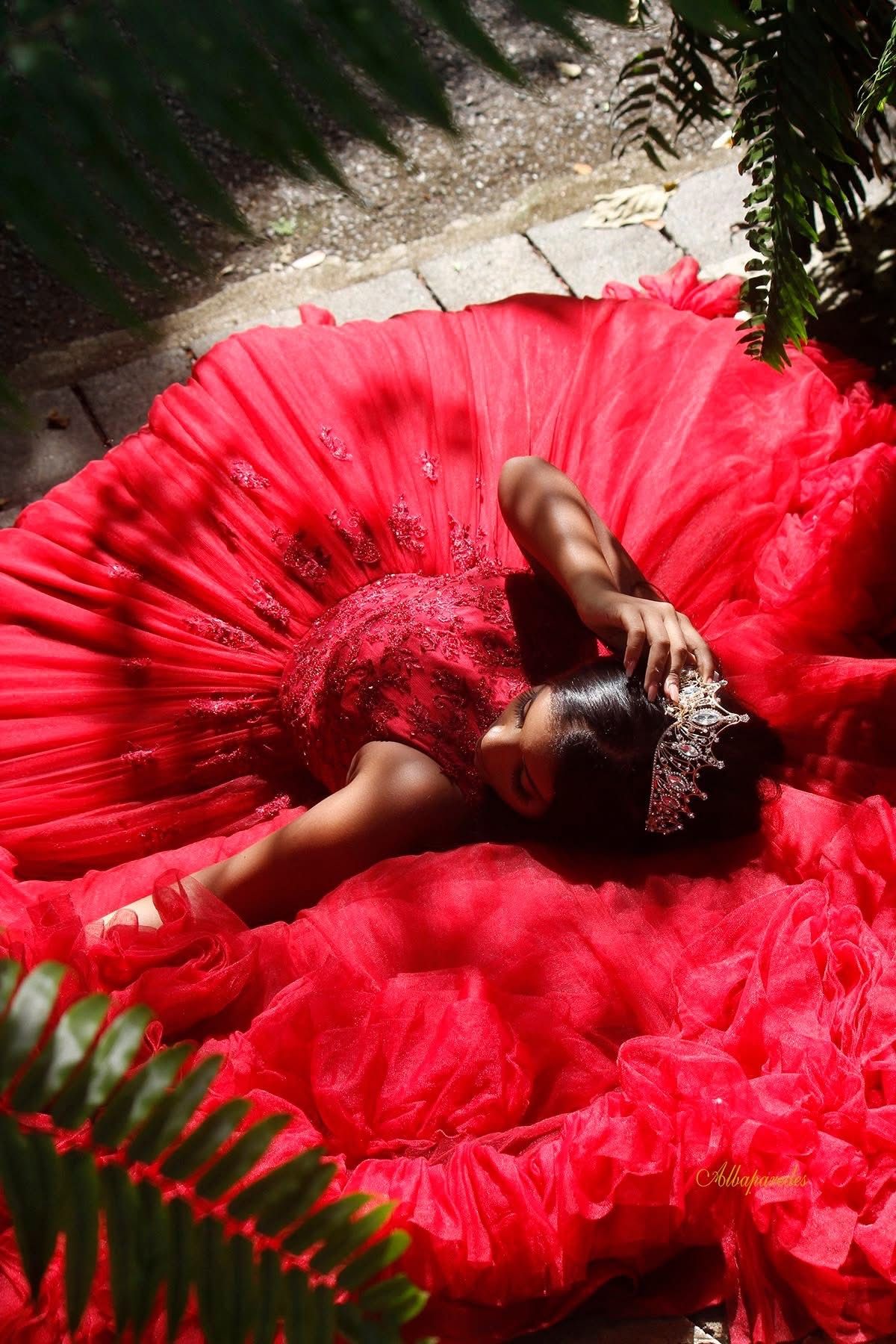 Fine art quinceañera photography in Philadelphia by Alba Paredes