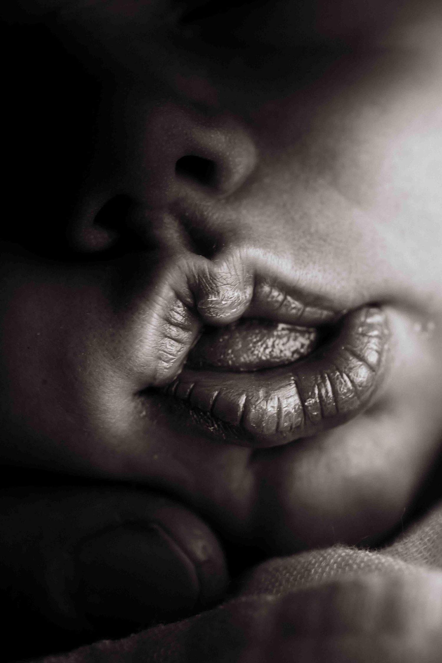 newborn-close-up-detail-photo-newborn-lips-macro-photography-shoalhaven-jervis-bay-newborn-photo