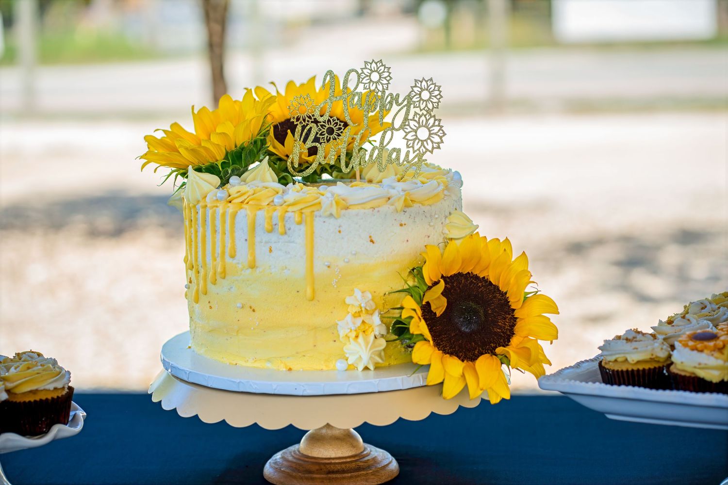 Sunflower birthday cake at Berry Farms in Miami, captured during a South Florida event photography session