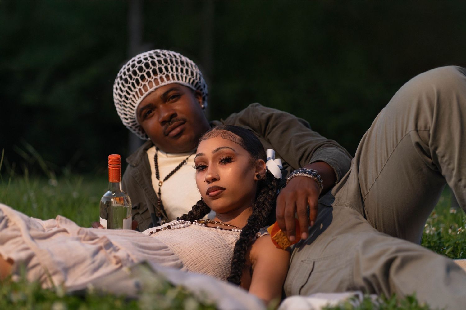 Romantic picnic date captured in Fort Lauderdale, with golden light, cozy vibes, and intimate storytelling photography.