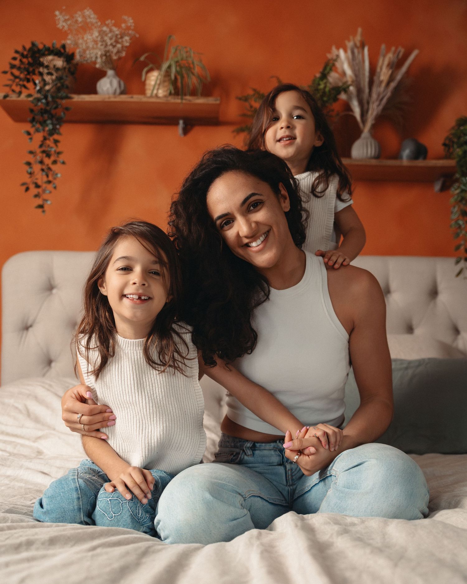 Séance photo grossesse et famille en décor boho — photographe famille Luxembourg