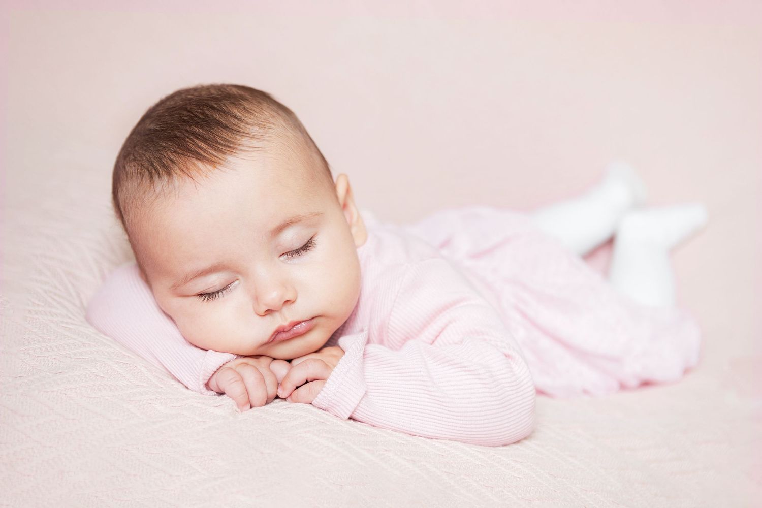 Servizi fotografici di Newborn, Maternità, Famiglia, Compleanni, Feste private, Smashcake, Battesimi, Ritratti. Realizzazione Fotolibri.