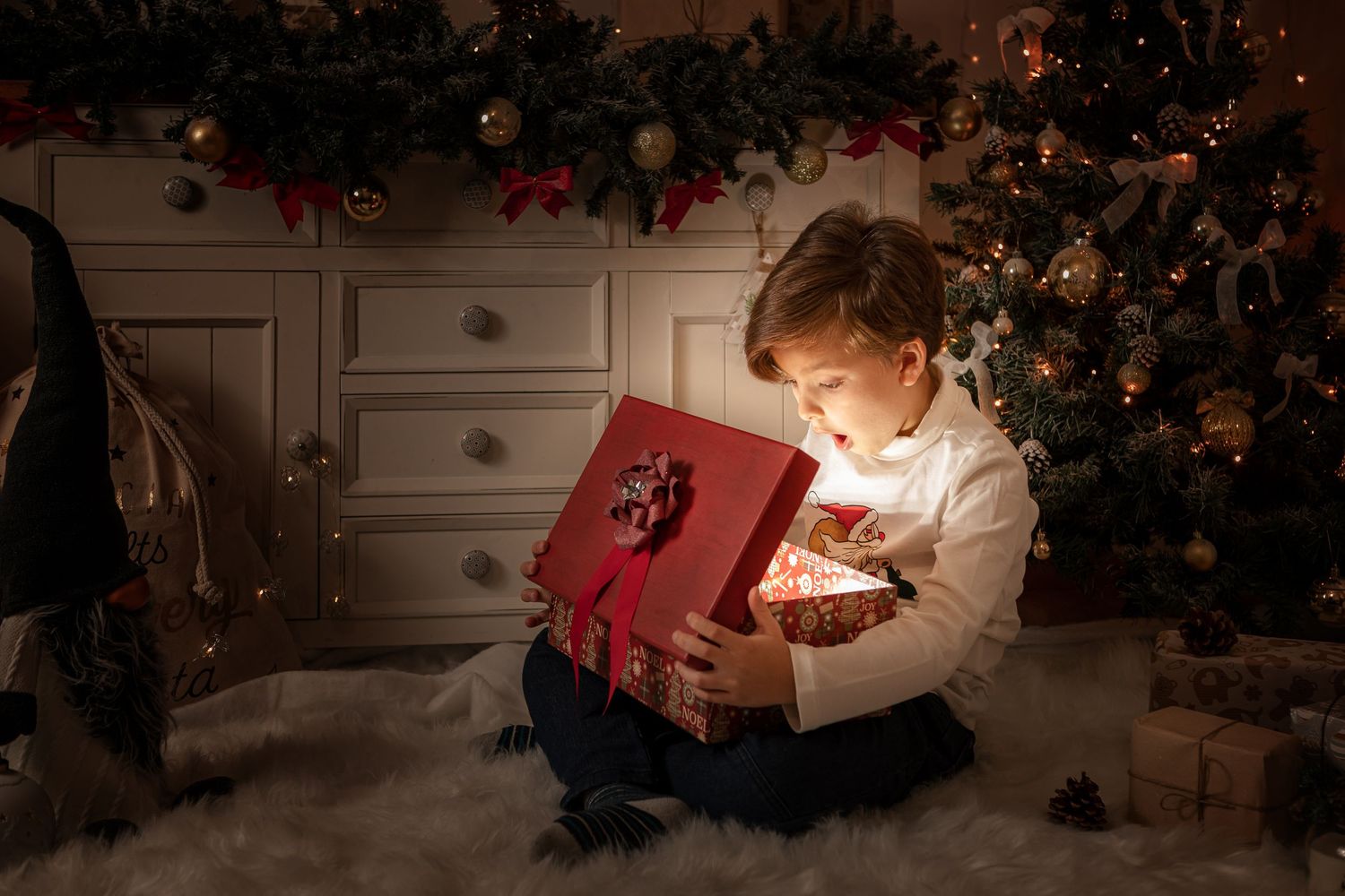 Servizi fotografici di Newborn, Maternità, Famiglia, Compleanni, Feste private, Smashcake, Battesimi, Ritratti. Realizzazione Fotolibri.