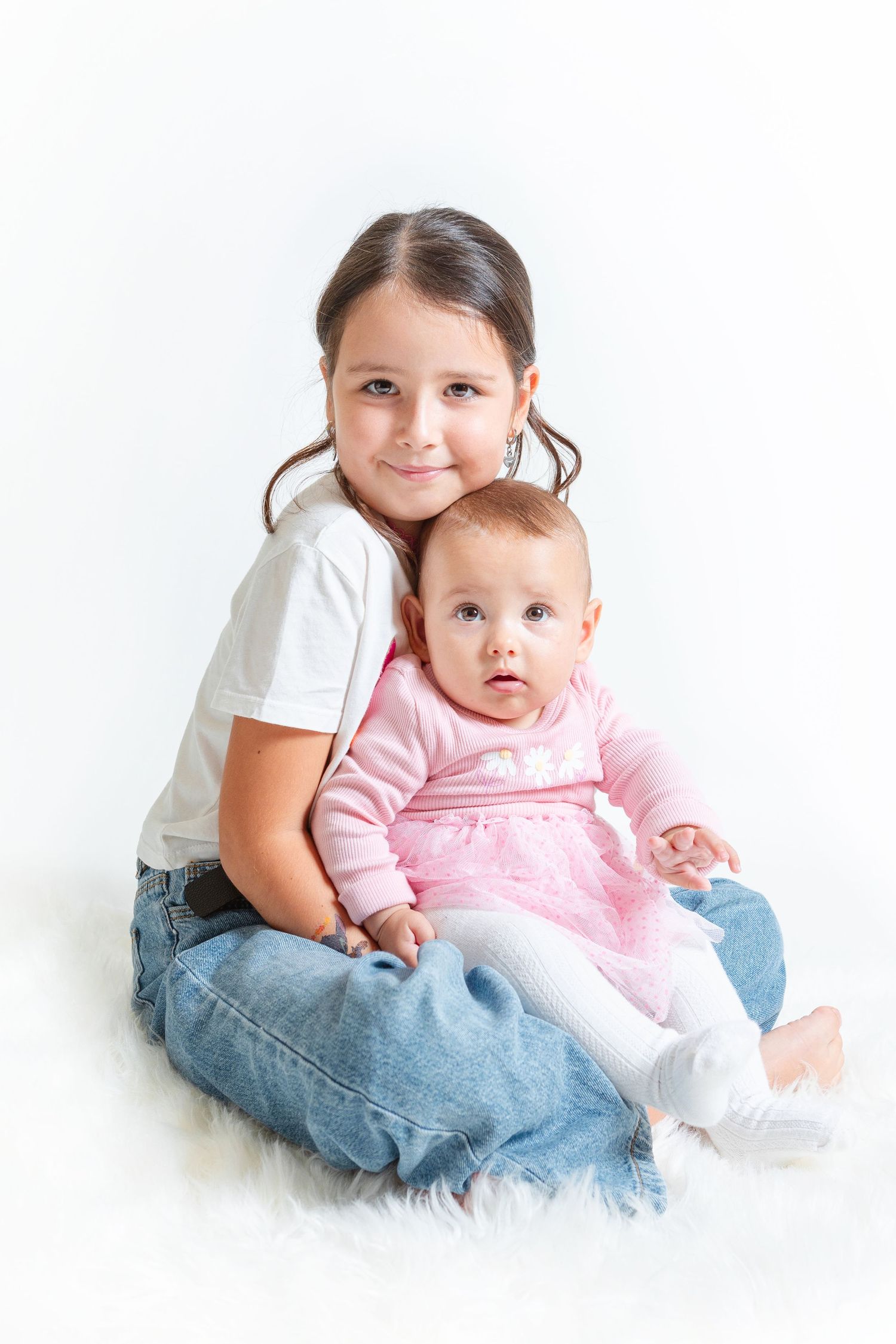 Servizi fotografici di Newborn, Maternità, Famiglia, Compleanni, Feste private, Smashcake, Battesimi, Ritratti. Realizzazione Fotolibri.