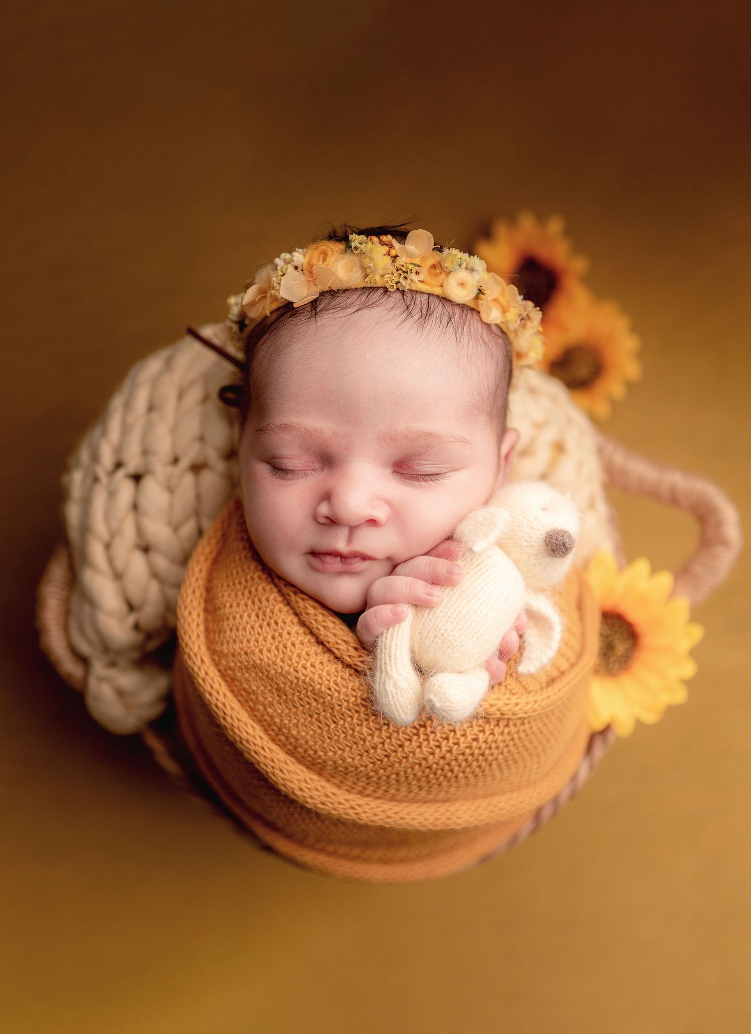 Servizi fotografici di Newborn, Maternità, Famiglia, Compleanni, Feste private, Smashcake, Battesimi, Ritratti. Realizzazione Fotolibri.