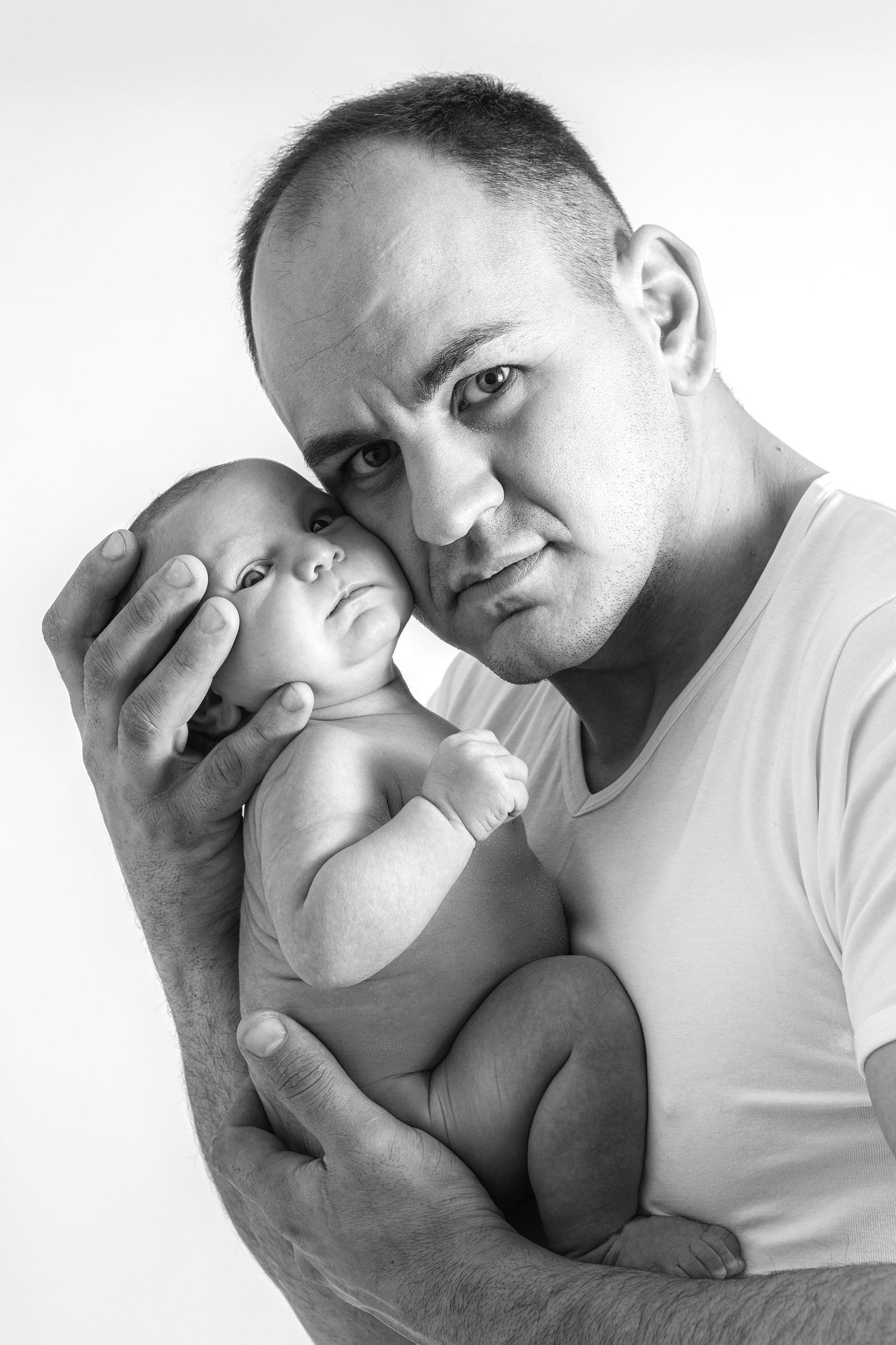Servizi fotografici di Newborn, Maternità, Famiglia, Compleanni, Feste private, Smashcake, Battesimi, Ritratti. Realizzazione Fotolibri.