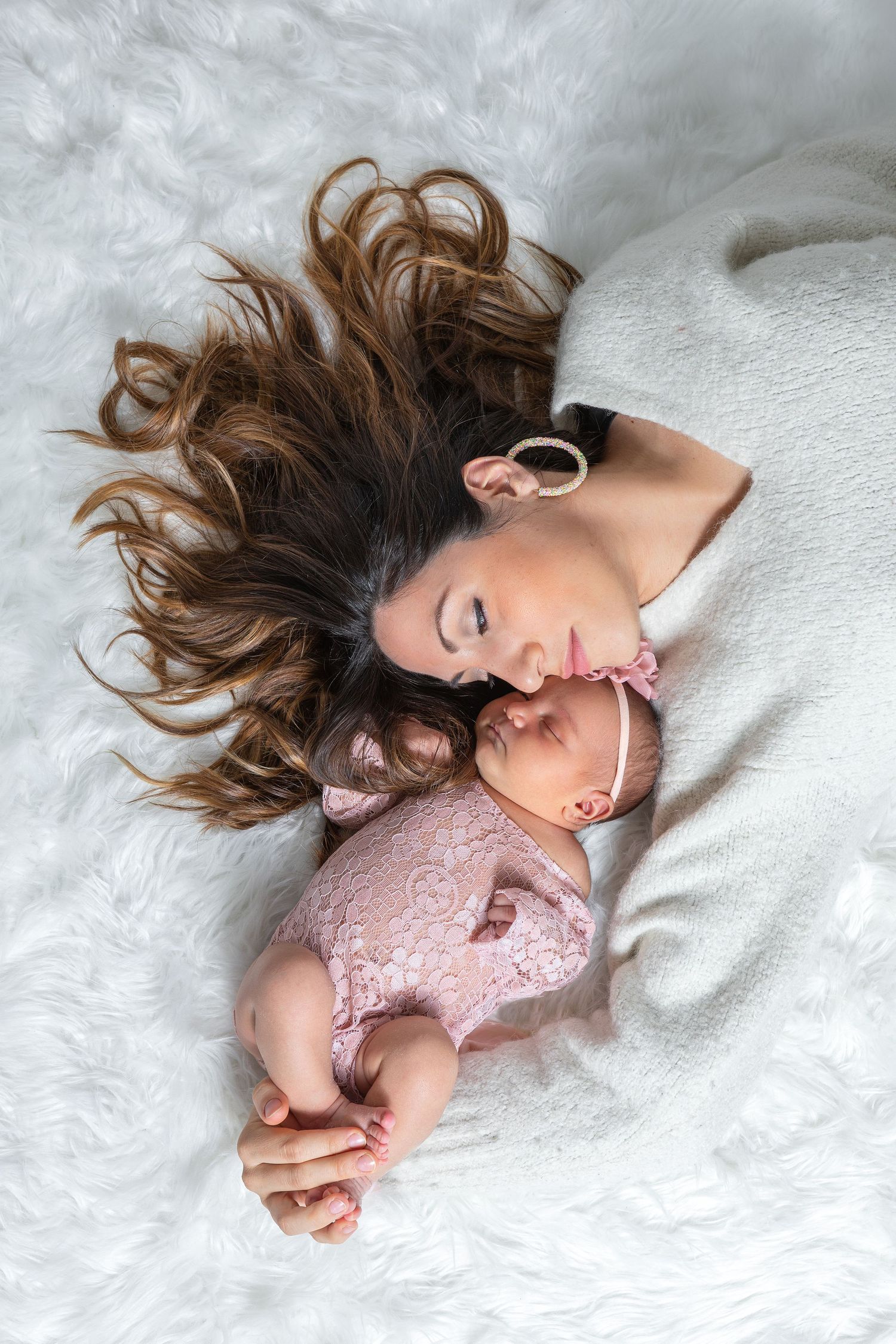 Servizi fotografici di Newborn, Maternità, Famiglia, Compleanni, Feste private, Smashcake, Battesimi, Ritratti. Realizzazione Fotolibri.
