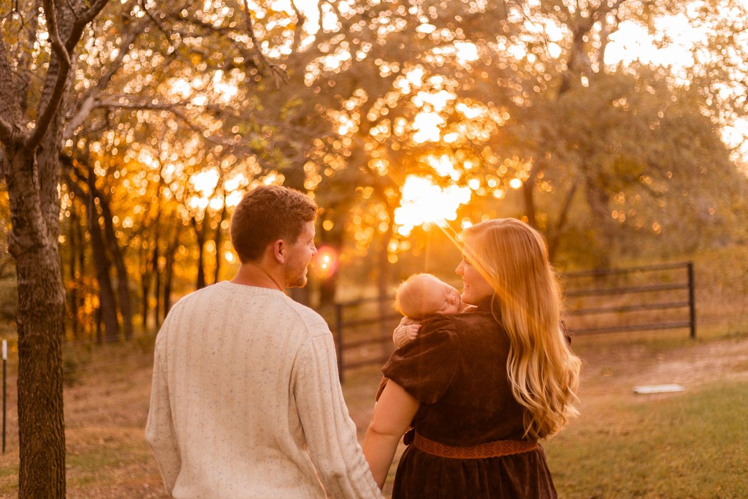 Family Photos taken at The Orchard Wedding Venue and Retreat in Azle, Texas by Kaitlyn Fleming Photography.