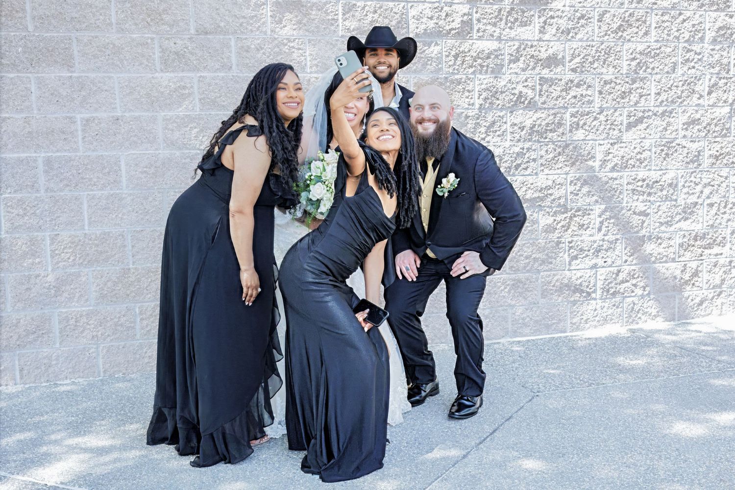 Wedding photographed outdoors in Elk Grove, California by Tea & Sugar Shots by Gretchen Schmidt.