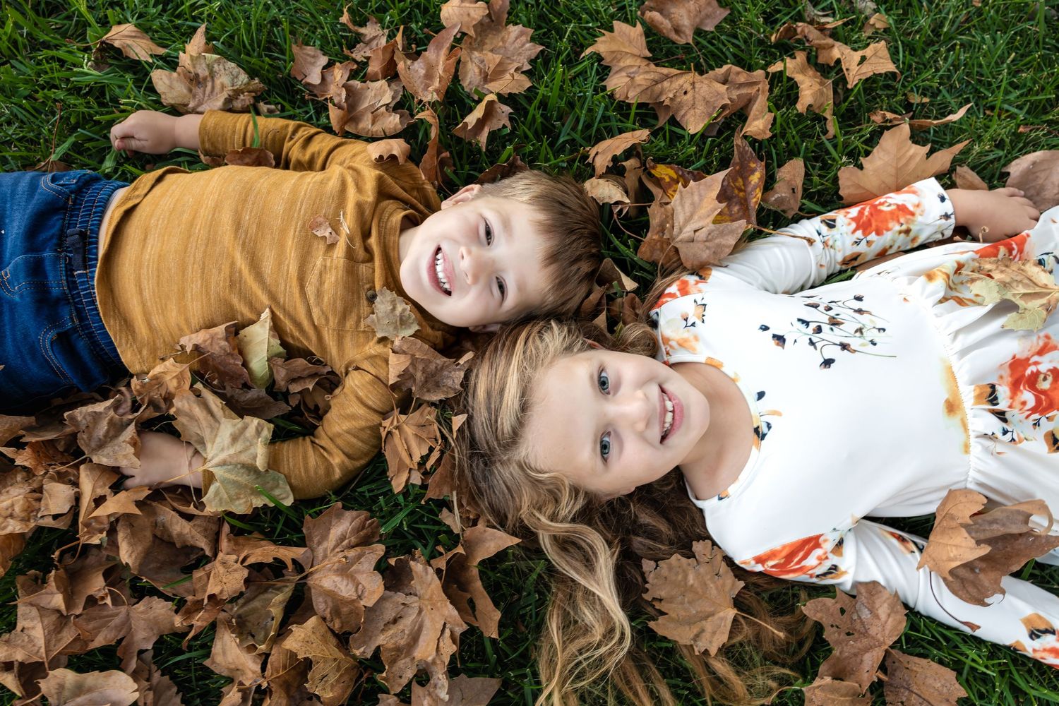 Family session photographed in Elk Grove, California by Tea & Sugar Shots by Gretchen Schmidt.