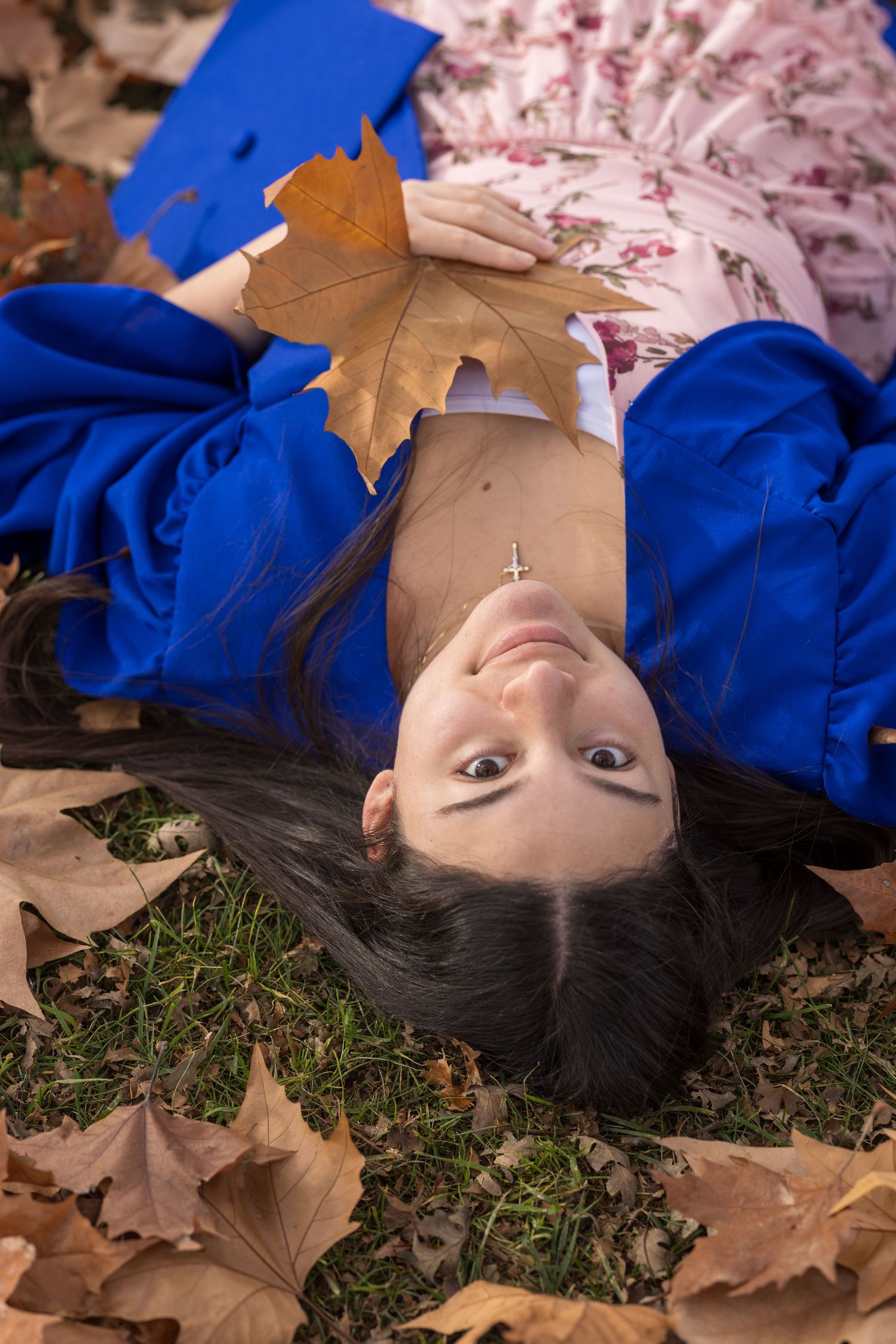 Senior portrait session photographed at Elk Grove Regional Park, Elk Grove, California by Tea & Sugar Shots by Gretchen Schmidt.