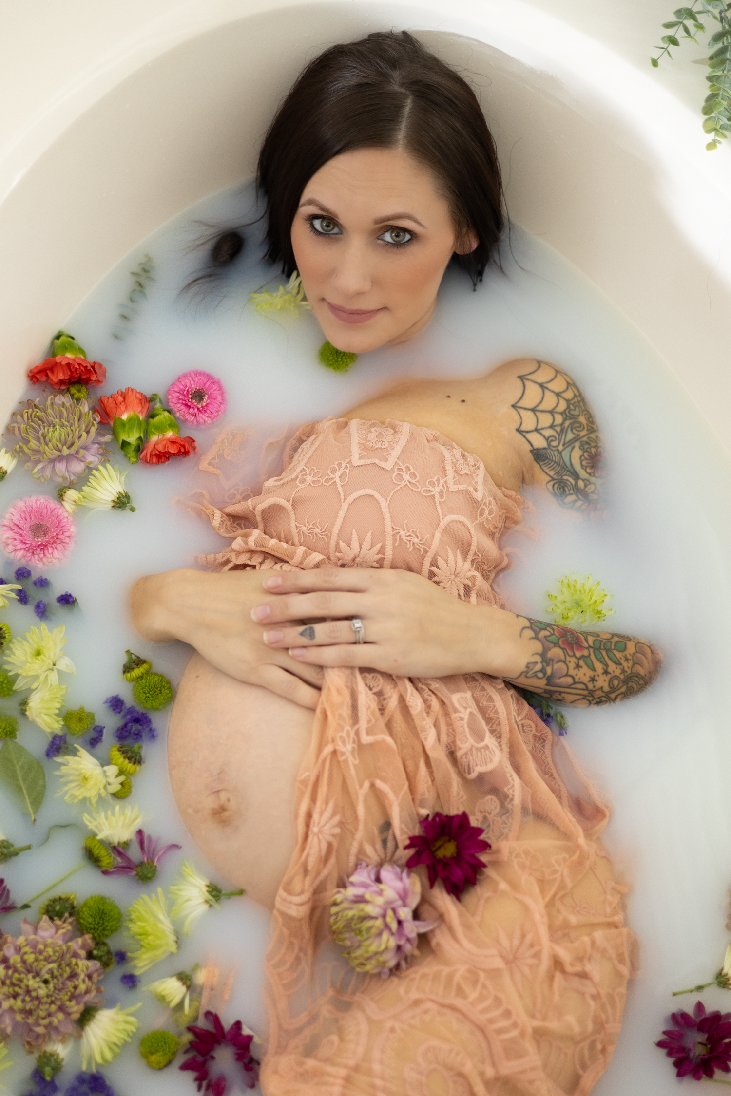 Maternity Milk Bath session photographed in Elk Grove, California by Tea & Sugar Shots by Gretchen Schmidt.