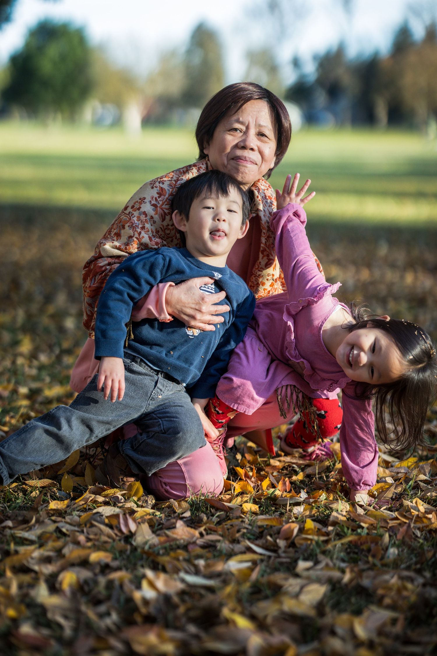 Family session photographed in Elk Grove, California by Tea & Sugar Shots by Gretchen Schmidt.