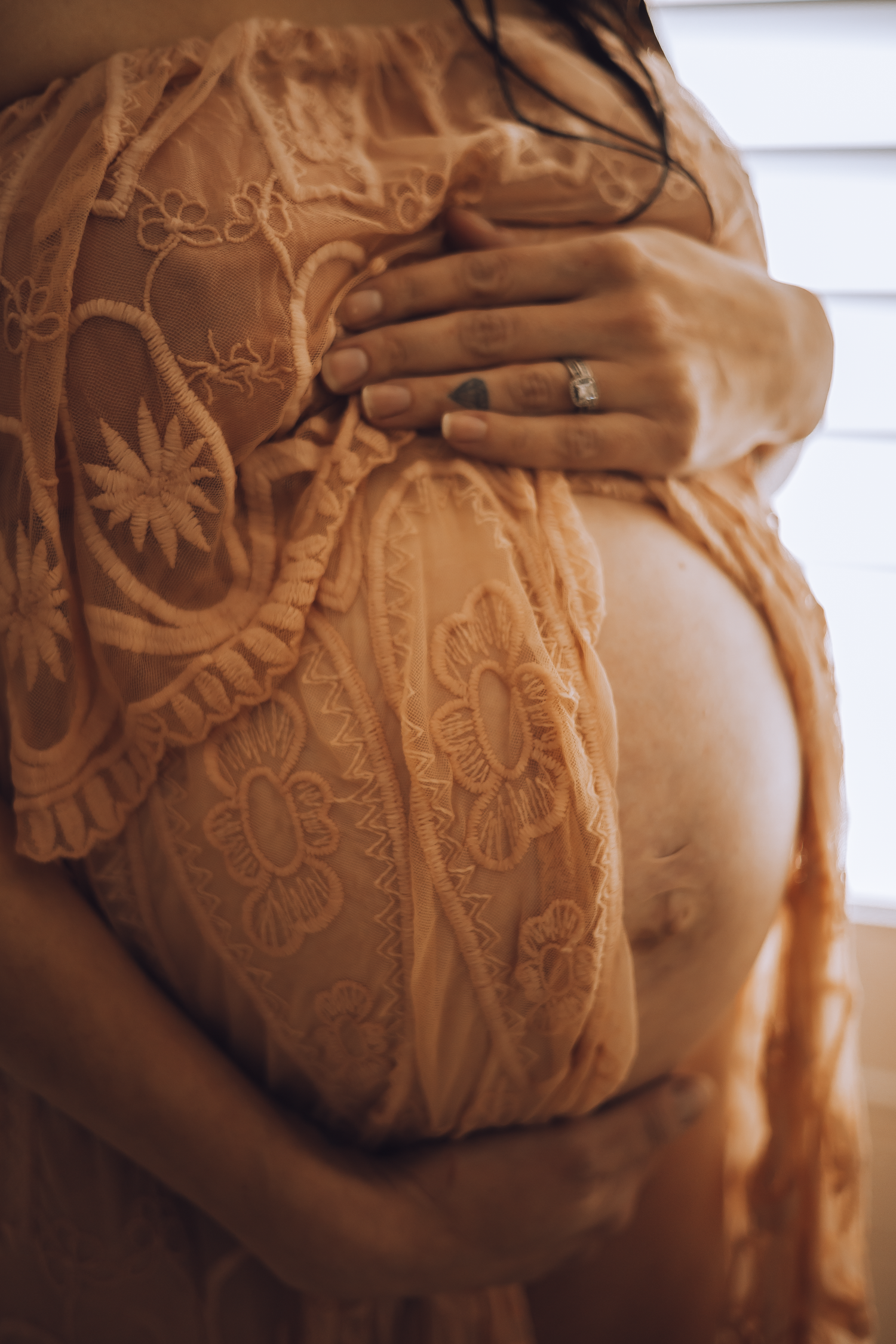 Maternity photography session done indoors in Elk Grove, California by Tea & Sugar Shots by Gretchen Schmidt.