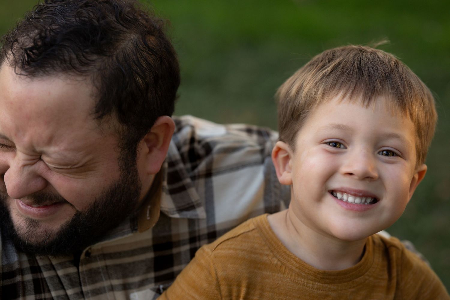 Family session photographed in Elk Grove, California by Tea & Sugar Shots by Gretchen Schmidt.