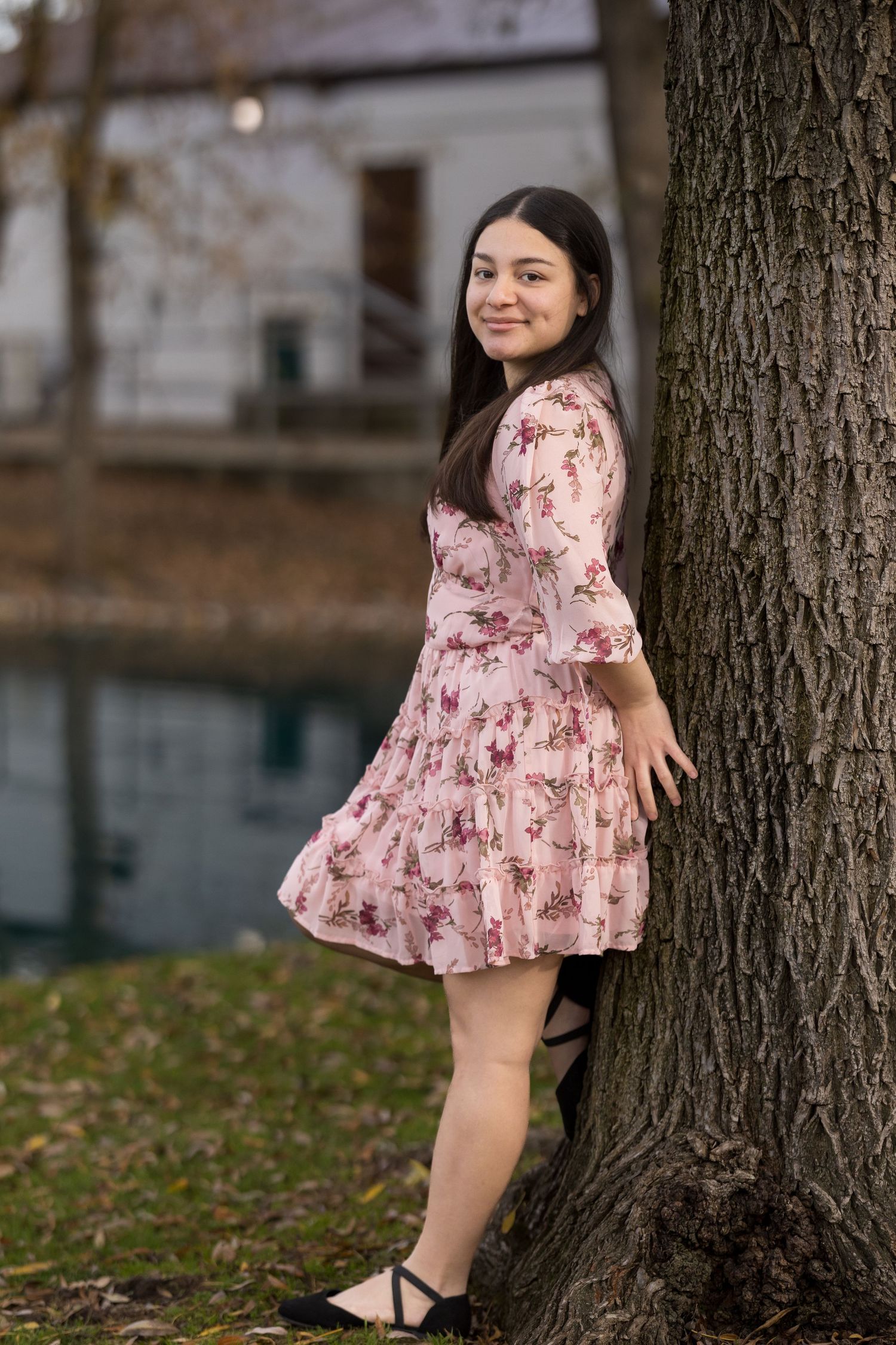 Senior portrait session photographed at Elk Grove Regional Park, Elk Grove, California by Tea & Sugar Shots by Gretchen Schmidt.