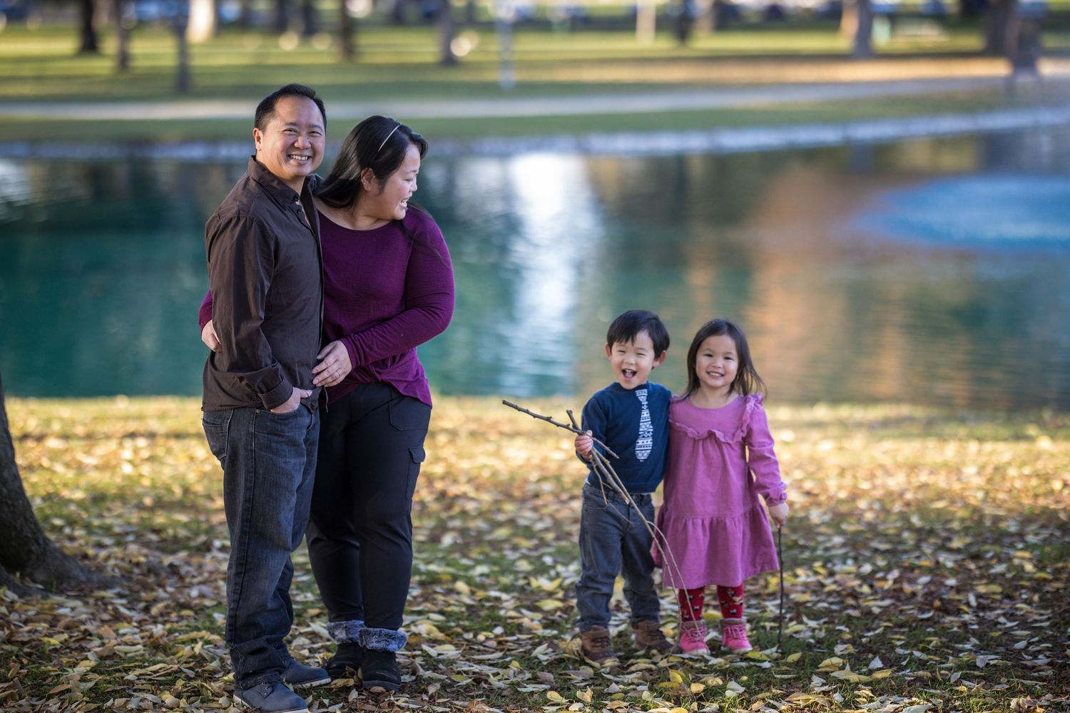 Family session photographed in Elk Grove, California by Tea & Sugar Shots by Gretchen Schmidt.
