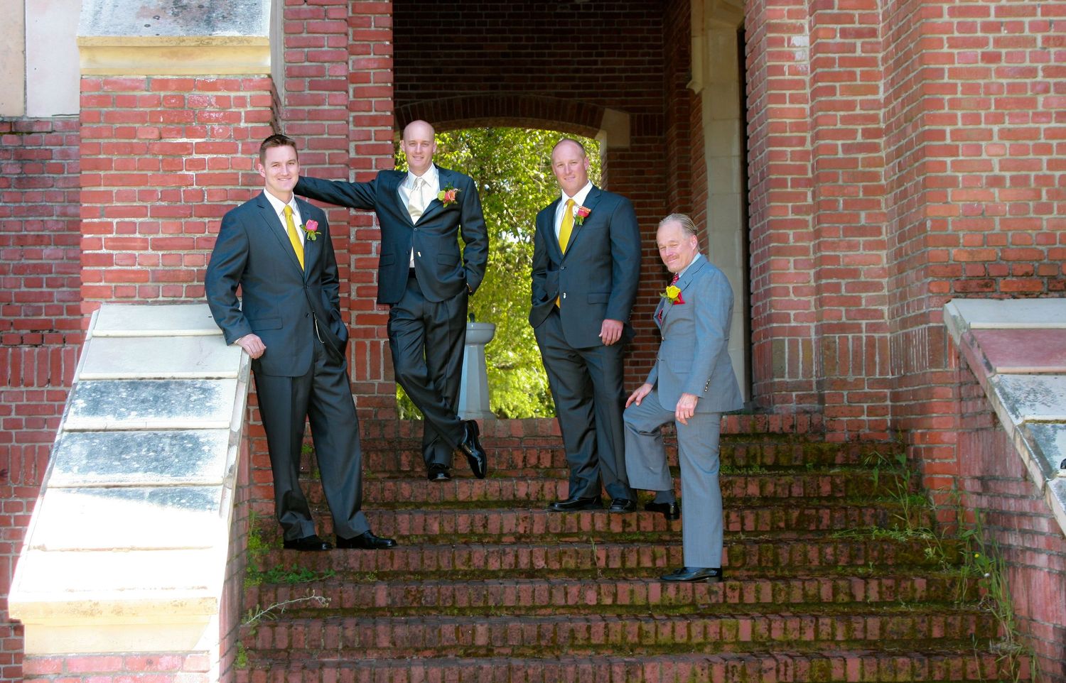 Wedding photographed outdoors in Sonoma, California by Tea & Sugar Shots by Gretchen Schmidt.